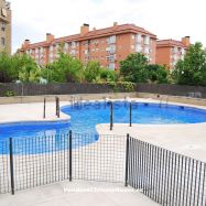 ¿Quieres vivir o invertir cerca de zonas verdes y amplias avenidas en una de las mejores zonas de Madrid? Este piso de 110 m2 en la zona Usera-Carabanchel es ideal.